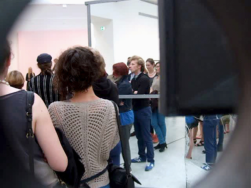 galerie_thaddaeus_ropac, pantin, erwin_wurm, jérome_sans, one_minute_now, performance