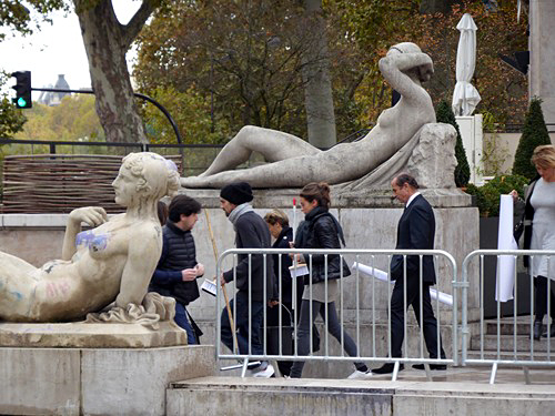 street-art, parvis, palais de tokyo, jr, artiste, performer, photographe, bnf, inside out, iop