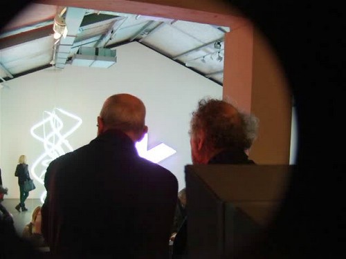 maison rouge, néon, who s afraid of red yellow and blue