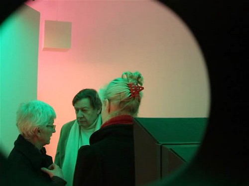 maison rouge, néon, who s afraid of red yellow and blue