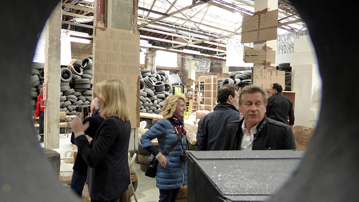 thomas hirschhorn, palais de tokyo, flamme éternelle, gdf suez, galerie chantal crousel, fondation jan michalski, julien fronsacq