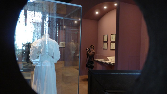 petit palais, paris 1900, beaux-arts, la ville spectacle, peintures, objets d'art, costumes, affiches, photographies, films, meubles, bijoux, sculptures, belle époque, christophe leribault, gaëlle rio, alexandra bosc, dominique lobstein